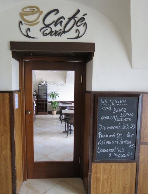 Hotel Cesky Dvur Beroun  Zewnętrze zdjęcie